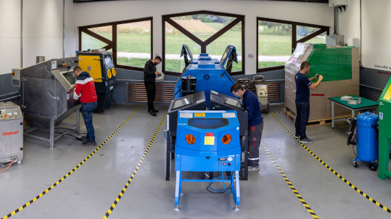 Samostojno peskanje v peskalnih kabinah